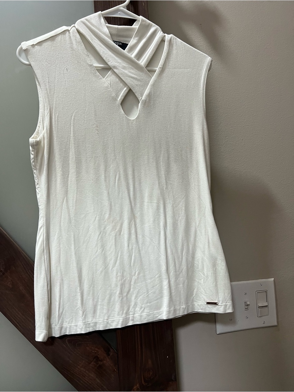 Tahari White Sleeveless Tank with Crisscross Neck